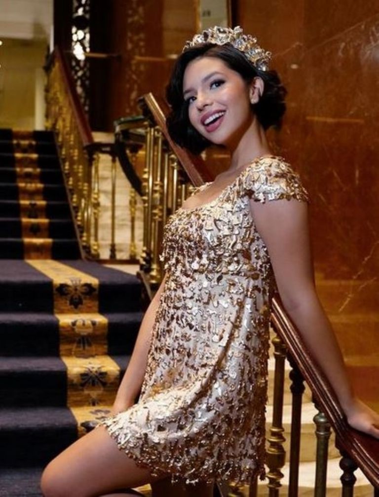 'Outfit' de Ángela Aguilar en los 'Premios Juventud'