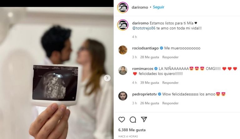 Dariana y su novio muestran el ultrasonido