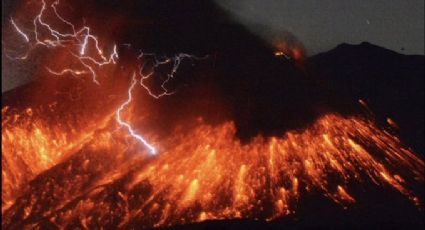 (VIDEO) Autoridades de Japón emiten alerta máxima por erupción del volcán Sakurajima