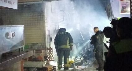 Fuego consume locales del Mercado de Jamaica, en CDMX; corto circuito inició el siniestro