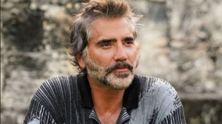 (FOTO) Al borde del llanto y en el médico: Así captan a la nieta de Alejandro Fernández