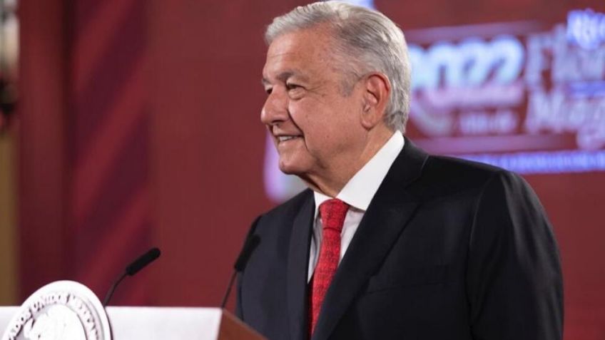 Para apoyar a Salud Pública, López Obrador planea traer más médicos extranjeros a México