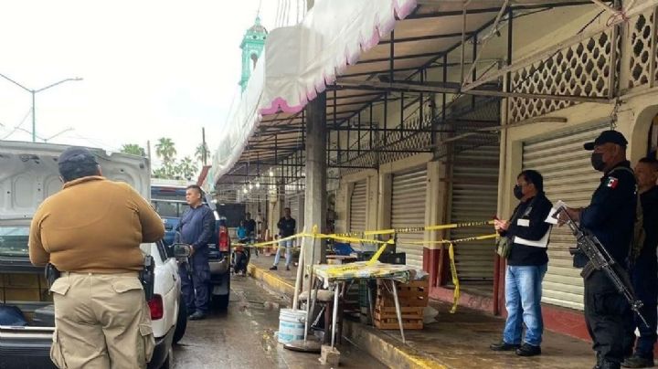 Asesinan a bebé recién nacido: Abandonan su 'cuerpecito' en la banqueta de un mercado del centro