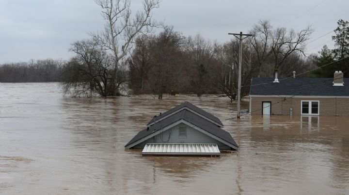 Tras torrenciales lluvias y severas inundaciones, 8 personas pierden la vida en Estados Unidos