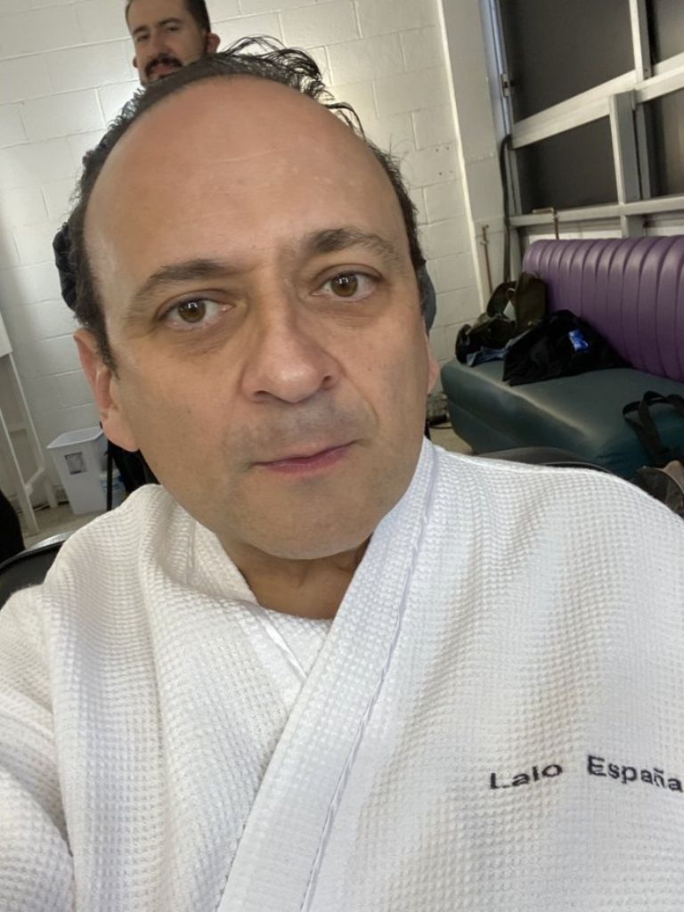 Eduardo España se prepara para grabar 'El Privilegio de Mandar'