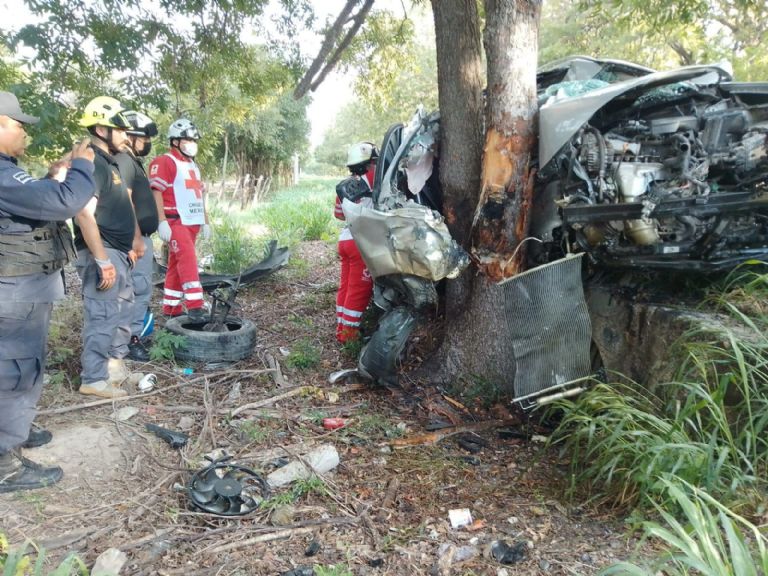 Autoridades se movilizan por accidente en General Terán, Nuevo León. Foto: Facebook