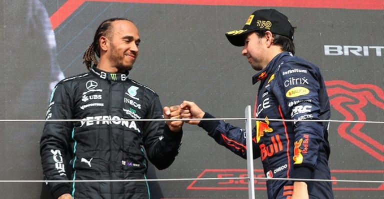'Checo' Pérez y Lewis Hamilton 