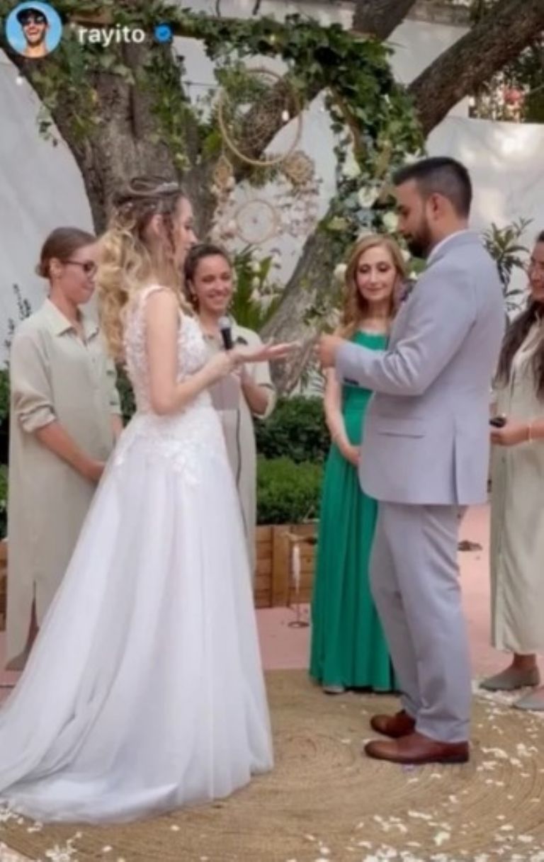 YosStop y Gerardo González en el altar 