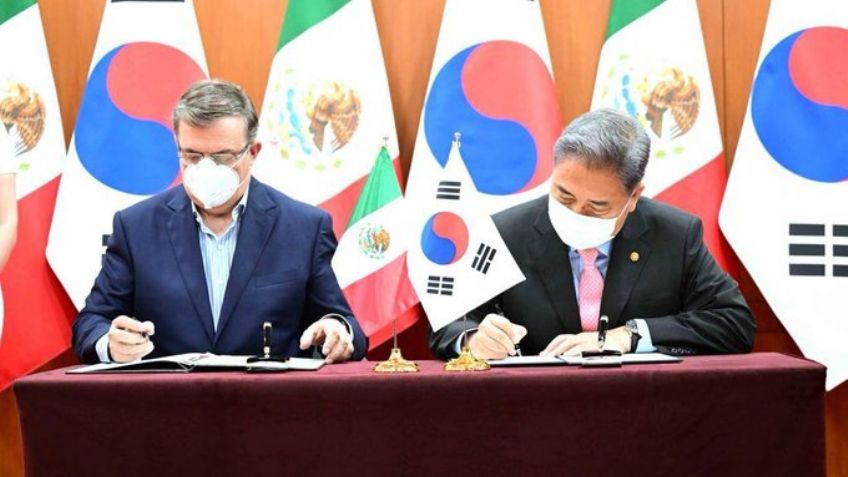 Marcelo Ebrard viaja a Corea del Sur y usuarios se burlan de él por sus tuits en dicho idioma
