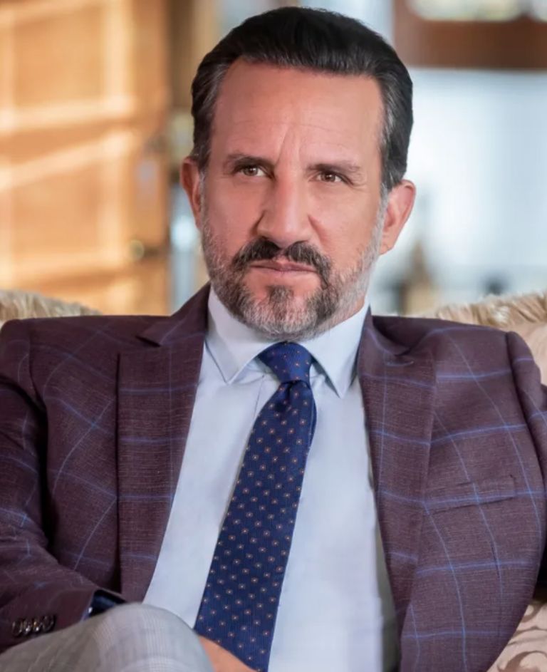 Plutarco Haza como 'Rafael' en 'Mujer de Nadie'