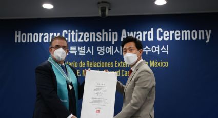 Alcalde de Seúl hace "ciudadano honorario" a Marcelo Ebrard por esta razón