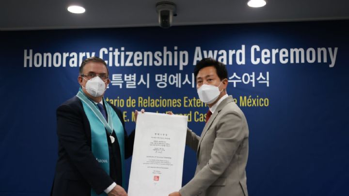 Alcalde de Seúl hace "ciudadano honorario" a Marcelo Ebrard por esta razón