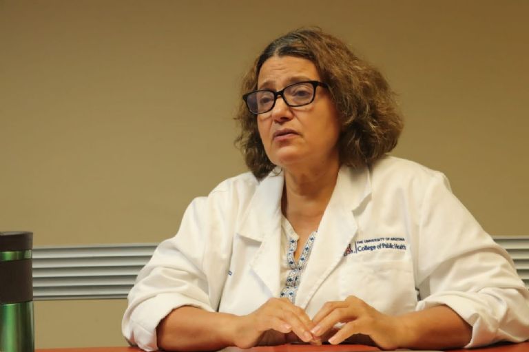 La investigadora María Mercedes Meza-Montenegro habla para TRIBUNA sobre el arsénico en el agua