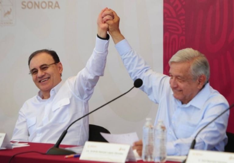 En la imagen, el gobernador Alfonso Durazo y el presidente de México, AMLO. Foto: Internet