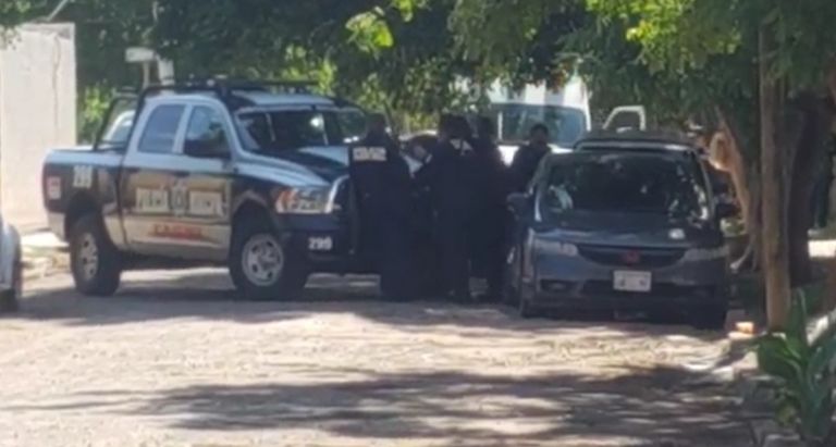 Autoridades se movilizan por el hallazgo de un cuerpo sin vida en una casa de Ciudad Obregón. Foto: Facebook