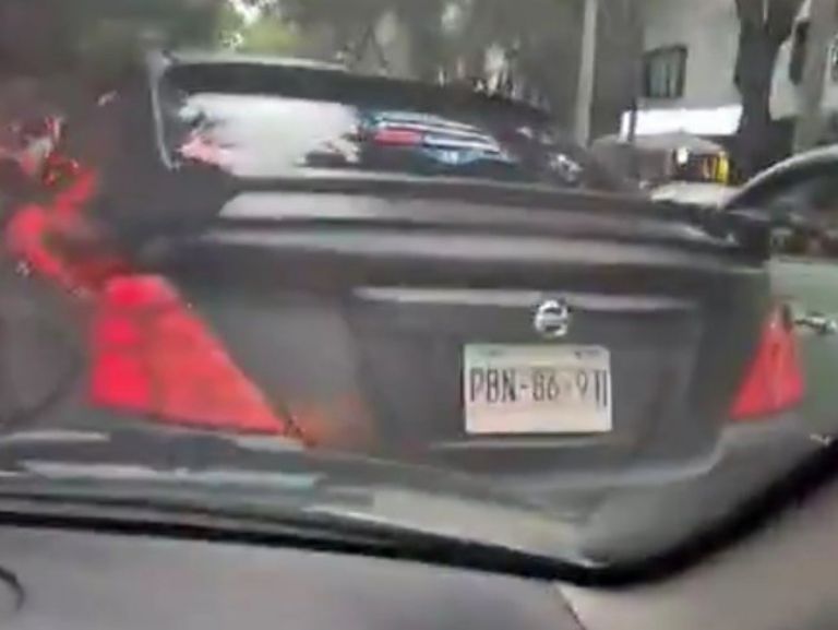 Auto de los agresores 