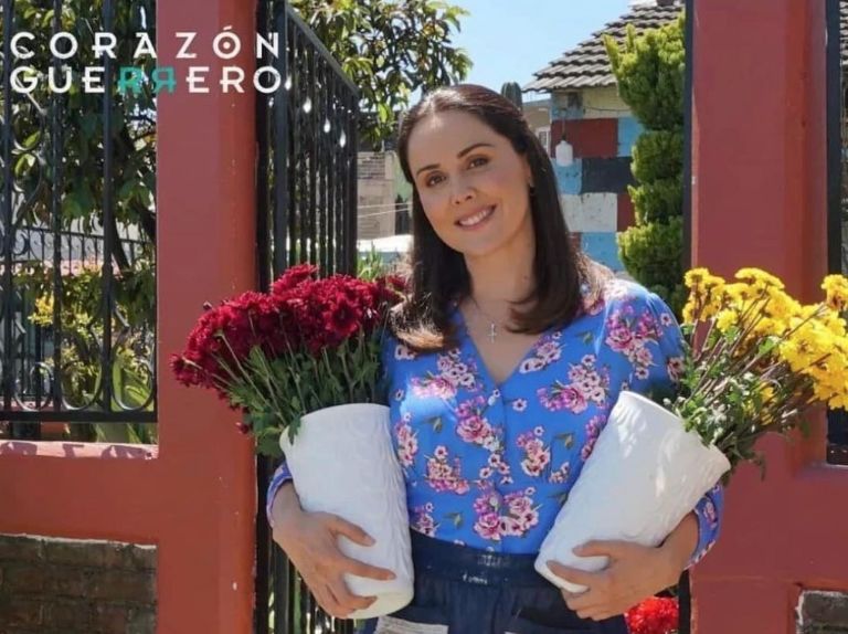 Instagram @nataliaesperonmx