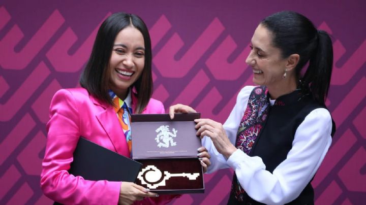 Katya Echazarreta, mexicana que viajó al espacio, es condecorada por Claudis Sheinbaum