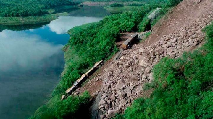Se descarrila el Tren Chepe: Las fuertes lluvias provocaron el desgajamiento de un cerro