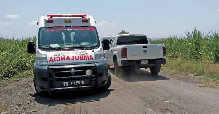 Paramédicos llegan al sitio