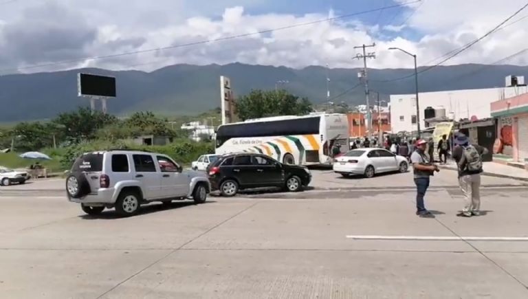 Bloqueo Autopista del Sol 