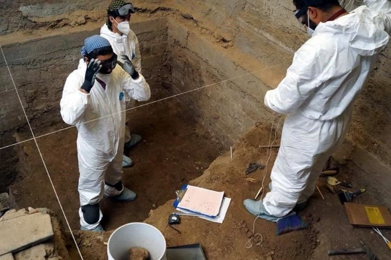 En el patio de la vivienda se hallaron restos humanos