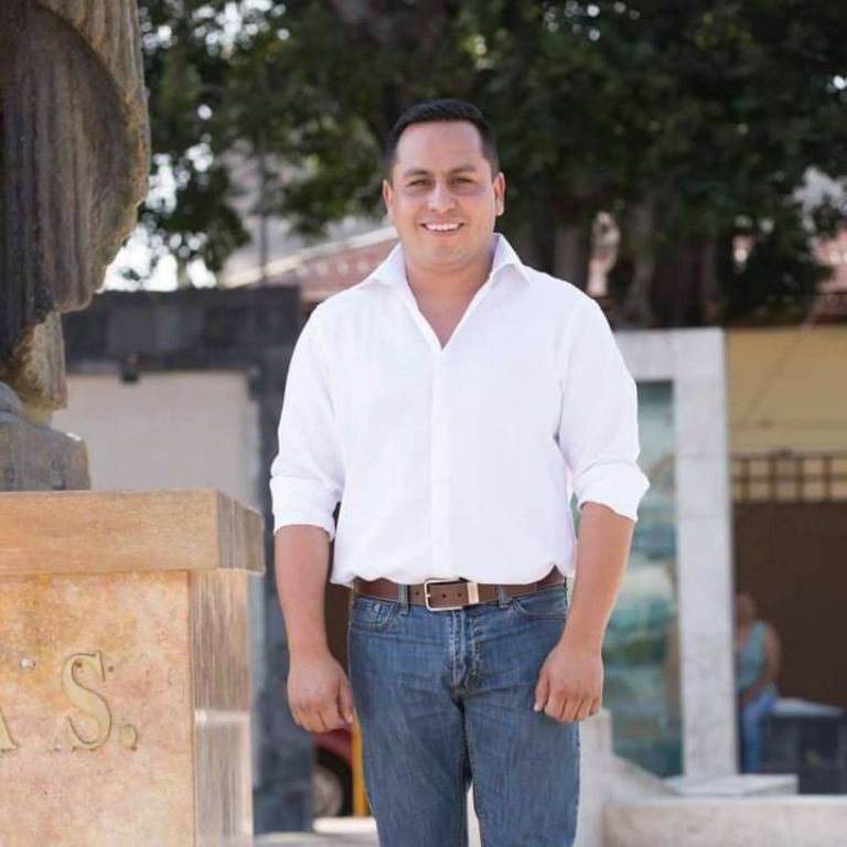 En la imagen, Carlos Benítez, excandidato a la presidencia municipal de Cuautla (Q.E.P.D.). Foto: Internet