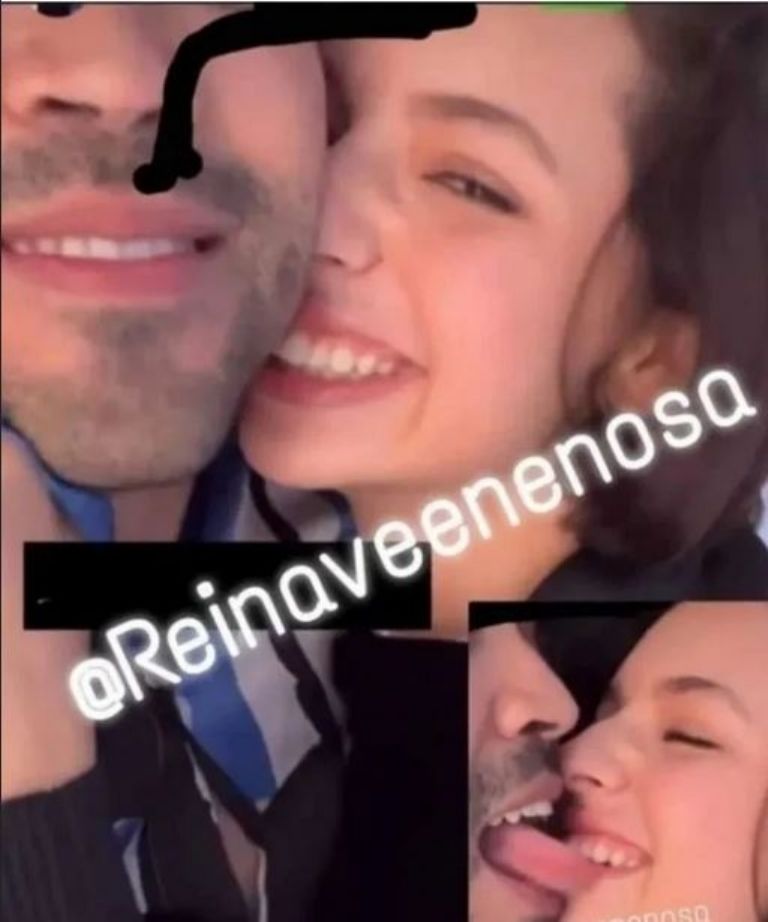 Beso de Ángela Aguilar