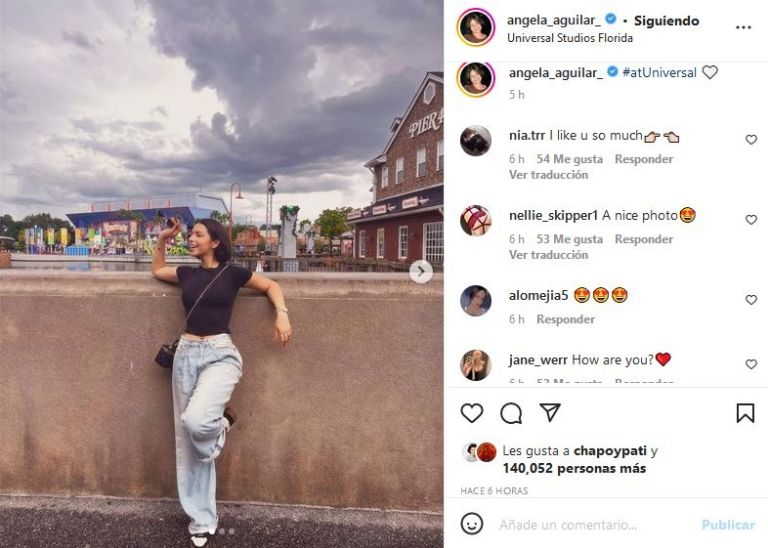 Ángela Aguilar en Universal Studios