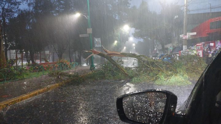 VIDEO: Fuertes lluvias y granizadas desquician a los habitantes de la CDMX; 'Tláloc' se enojó