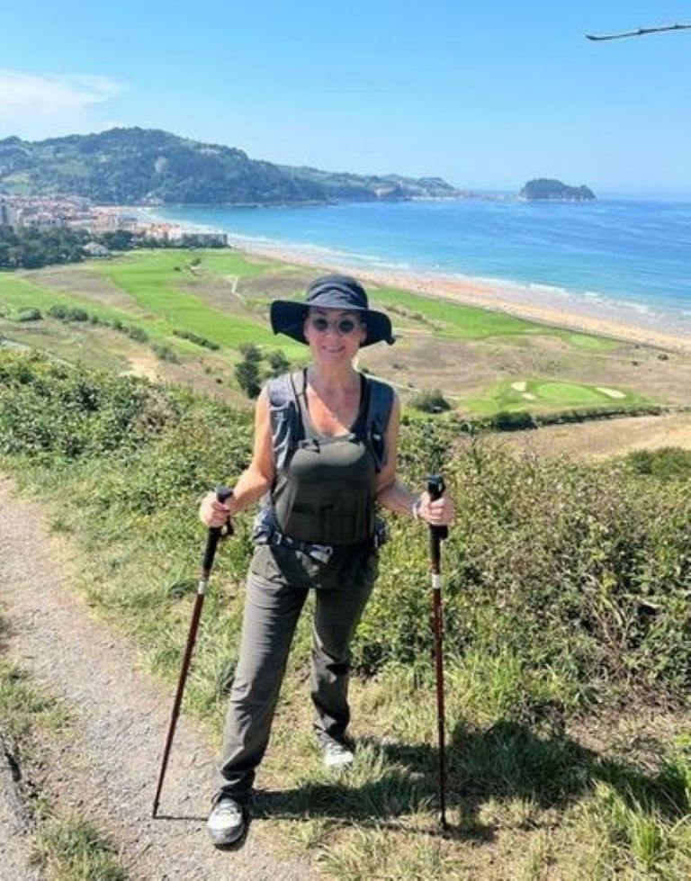 Mónica Castañeda en la playa