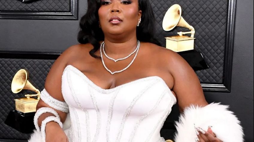 Comediante se le va con todo a afamada cantante por su aspecto físico: "Parece emoji de mie..."