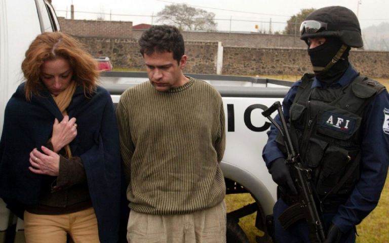 En la imagen, Florence Cassez e Israel Vallarta el día de su detención. Foto: Internet