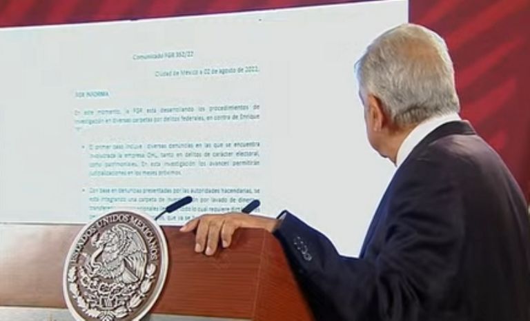 En la imagen, el presidente AMLO leyó el comunicado de la FGR sobre EPN. Foto: Gobierno de México