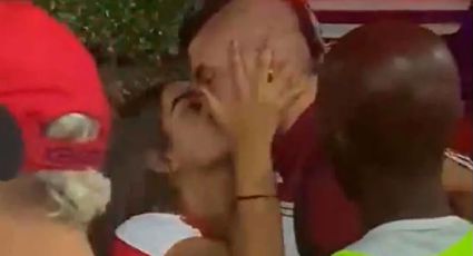 Lamentable: Denuncian acoso contra exfutbolista del Mazatlán; aficionada le da un beso
