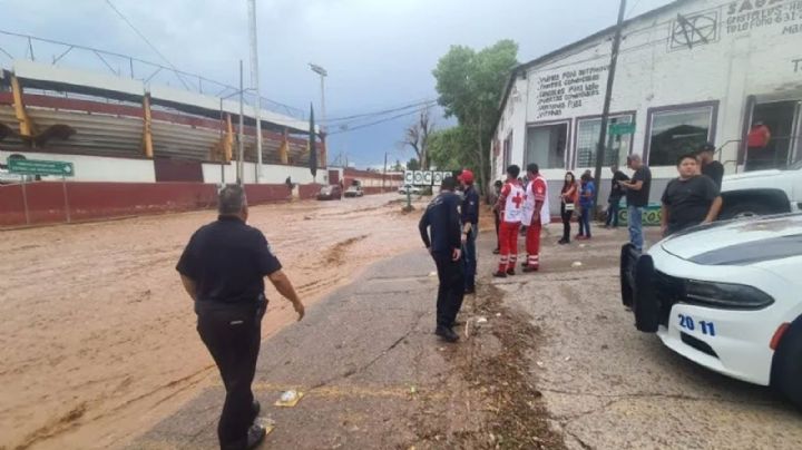 Fuertes lluvias en Nogales dejan deslaves, inundaciones y personas atrapadas en arroyos