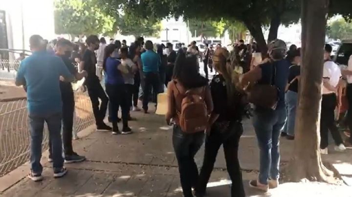 Denuncian fallas en cobro de beca Benito Juárez; estudiantes y padres de Cajeme alzan la voz