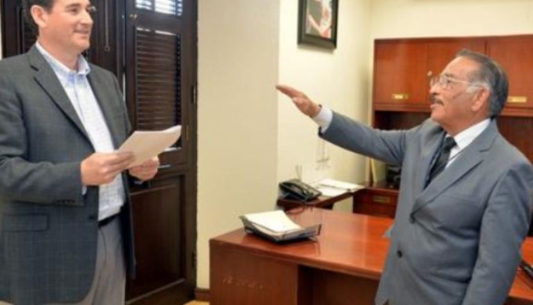 En la imagen, la toma de protesta de José Luis González, comisionado 