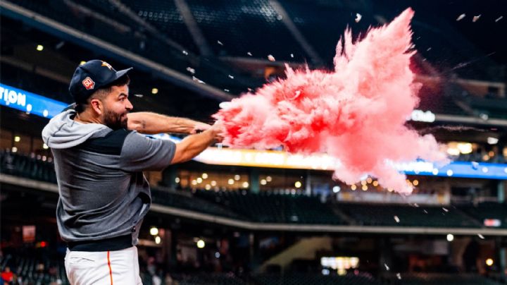 Mexicanos en la MLB: De esta manera, José Urquidy y su esposa celebran que tendrán una niña