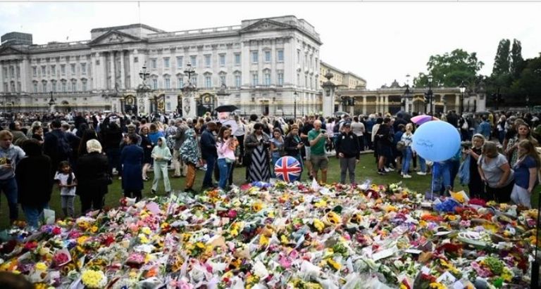 Ofrensas a la Reina Isabel II 