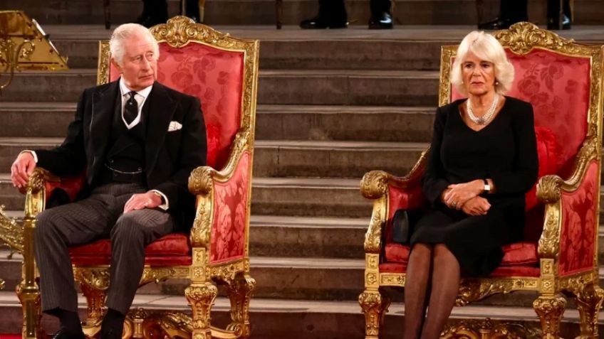 "Estoy resuelto a seguir fielmente": Carlos III da su primer discurso ante el Parlamento con Camila