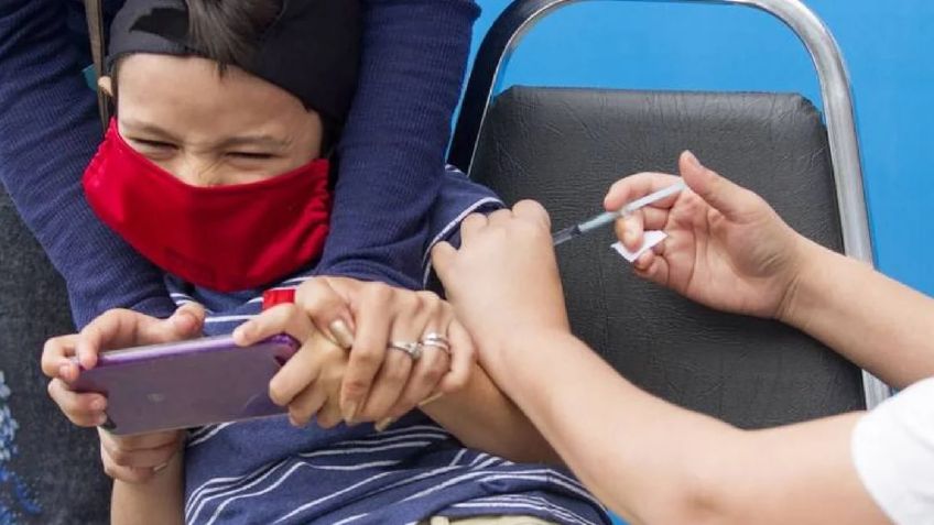 Menores saturan los Centros de vacunación contra Covid-19 en CDMX; El proceso termina el miércoles
