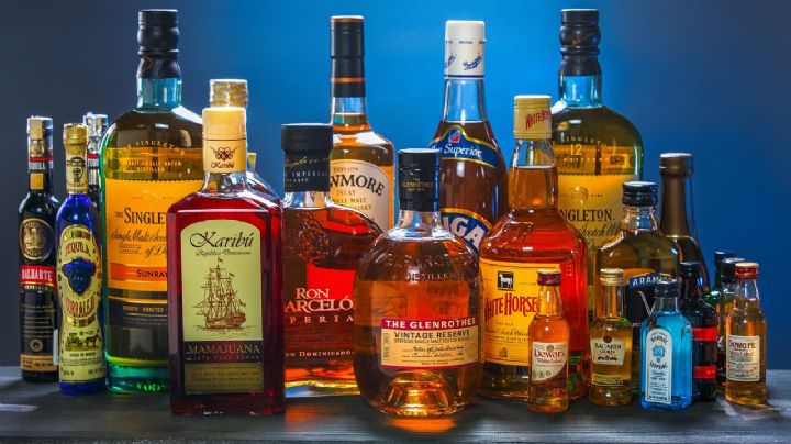 ¿Cómo identificar una botella de alcohol adulterado? Aquí te decimos cómo detectarlas