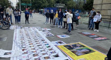 Rescatistas se preparan para apoyar a activistas que treparon a la Estela de Luz