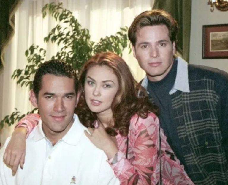 Víctor Noriega con Aracely Arámbula y Eduardo Santamarina