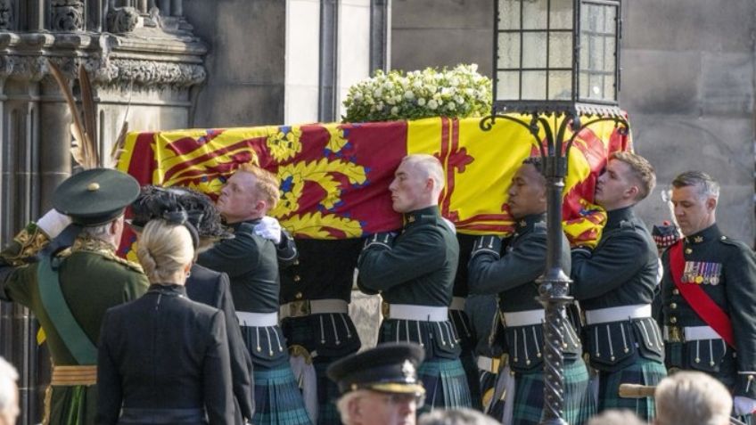 Caos en Londres por despedirse de la Reina Isabel II; tardan hasta 14 horas para entrar a Westminster