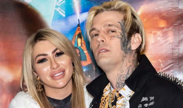 Aaron Carter y su pareja Melanie Martin