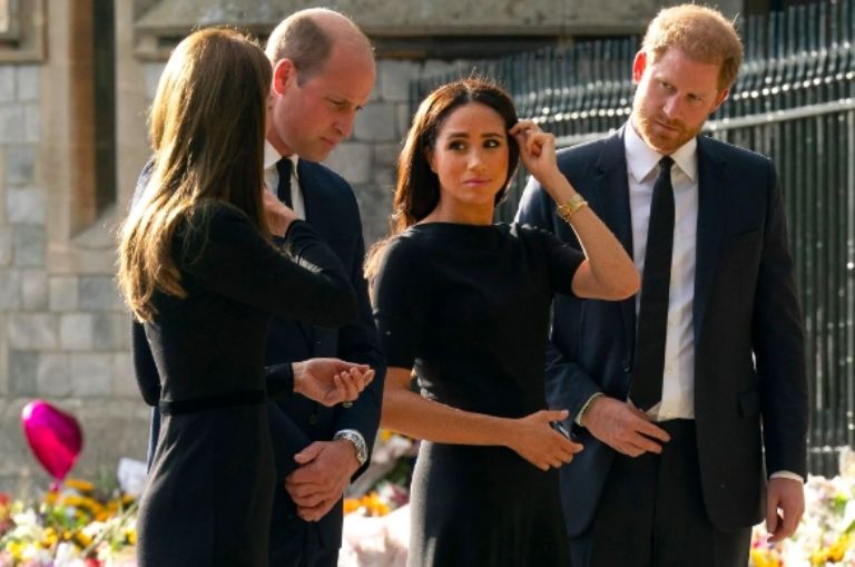 Príncipes con sus esposas 