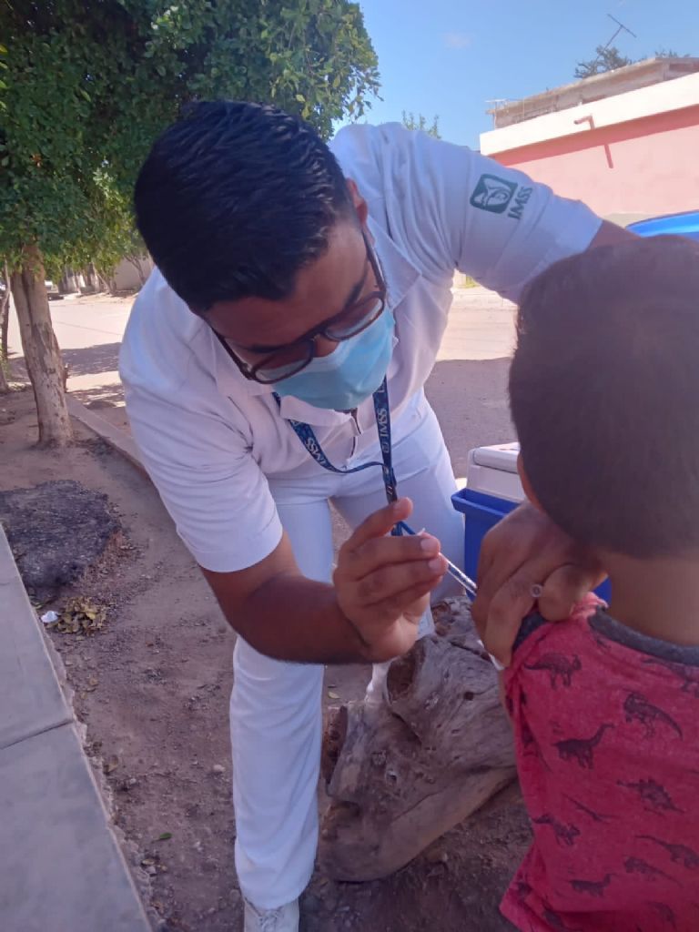 Vacunación de menores Edomex