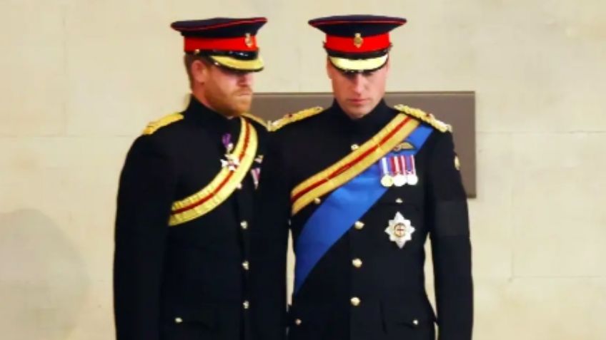 Juntos de nuevo: William y Harry olvidan sus diferencias para velar a la Reina Isabel II